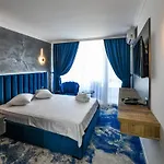 Topaz 4* Hotel